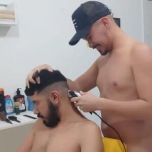 Barbearia naturista em Fortaleza, no Ceará, recebe clientes até de outros países