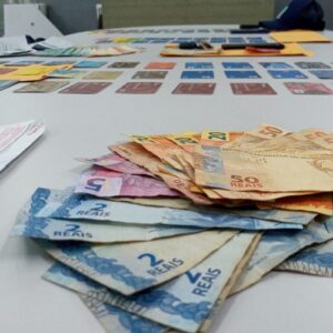 Três homens são presos na Paraíba suspeitos de roubarem dinheiro de idosos em filas de caixas eletrô...