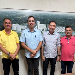 Prefeito de Triunfo, Espedito Filho, participa de reunião no Governo da Paraíba